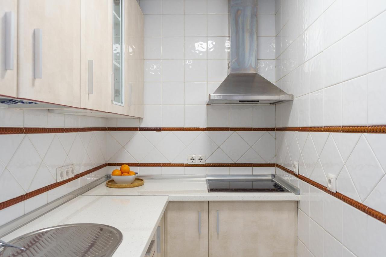 Malagasuite Carihuela Apartments Торемолинос Екстериор снимка