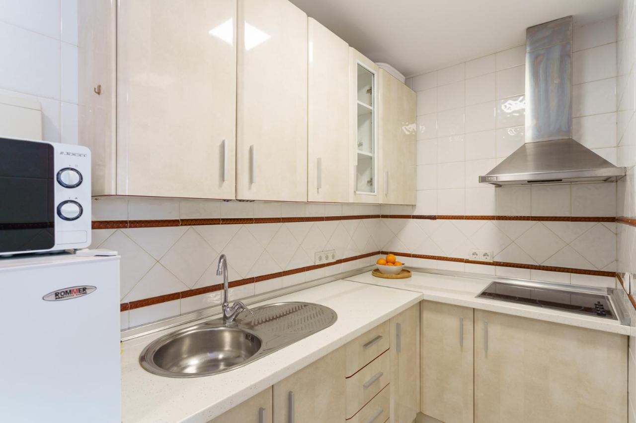 Malagasuite Carihuela Apartments Торемолинос Екстериор снимка