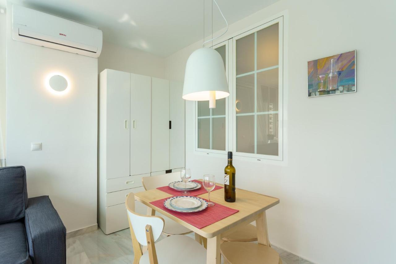Malagasuite Carihuela Apartments Торемолинос Екстериор снимка