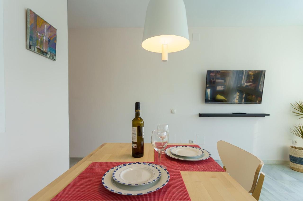 Malagasuite Carihuela Apartments Торемолинос Екстериор снимка