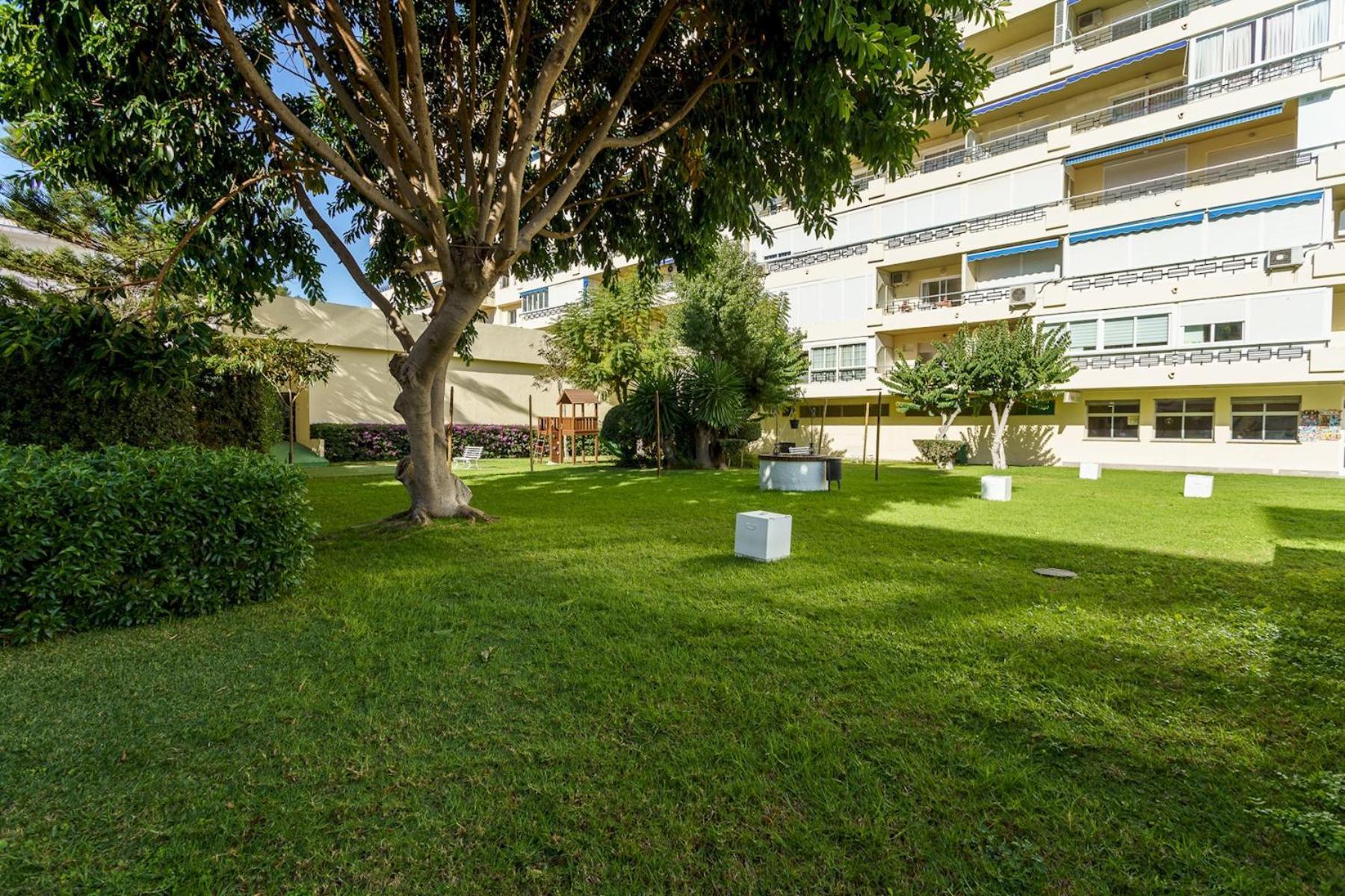 Malagasuite Carihuela Apartments Торемолинос Екстериор снимка